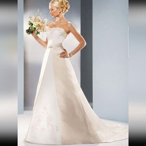 David's bridal michaelangelo style T8580 size 18